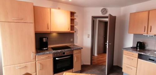 Leezdorf Apartment | Ferienwohnung Lütje Moew - Dachterrasse und ruhige Lage