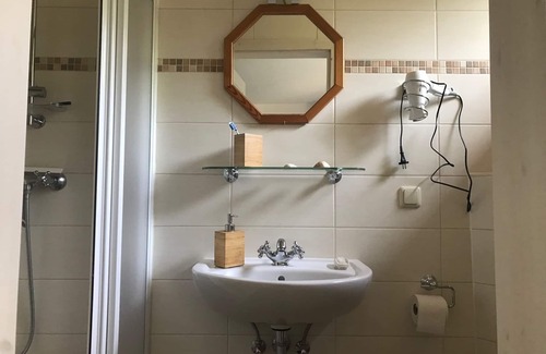 Nausdorf Apartment | Ferienwohnung mit 53 qm, 1 Schlafzimmer, 1 Wohn-/essbereich, Max. für 2 Personen