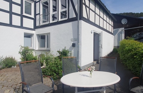 Schmallenberg Apartment | Ferienwohnung mit 85qm, 1 Schlafzimmer, 1 Schlafcouch, Max. für 4 Personen