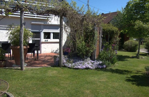 Tettnang Apartment | Ferienwohnung Nerz - Holiday apartment with garden