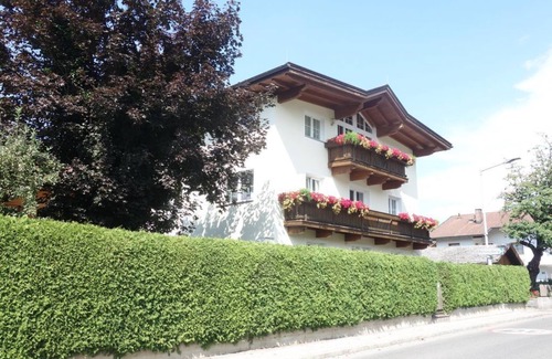 Kolsass Apartment | Ferienwohnung Nordkette mit 1 Schlafzimmer - Ferienwohnung Mader