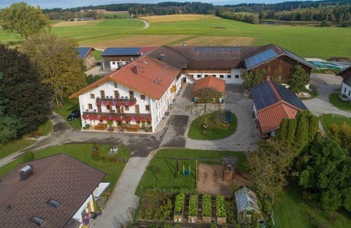 Seeon-Seebruck Apartment | Ferienwohnung Nr. 3 mit Südbalkon, 50qm