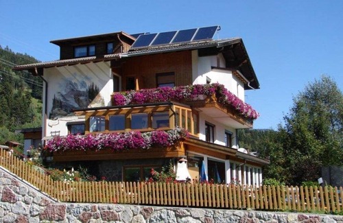 Wenns Apartment | Ferienwohnung Panoramablick - Haus Hochzeigerblick