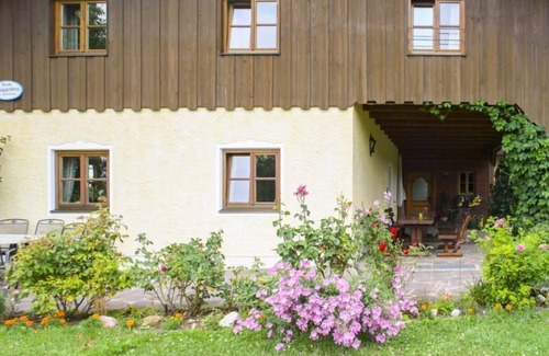 Kirchanschoring Apartment | Ferienwohnung Regina, 55 qm, 2 Schlafzimmer, 2 Duschen, 4 Betten und Kinderbetten, Nichtraucher