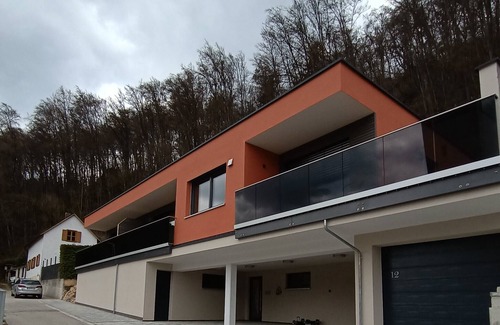 Riedenburg Apartment | Ferienwohnung Rabenstein mit Terrasse