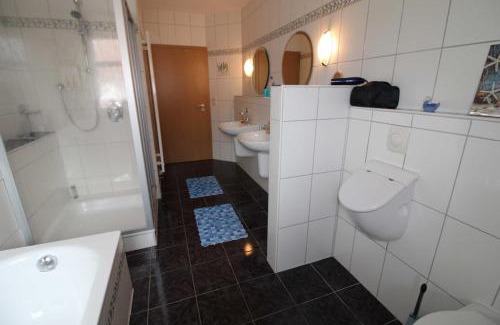 Rhauderfehn Apartment | Ferienwohnung Rossbach, 95061