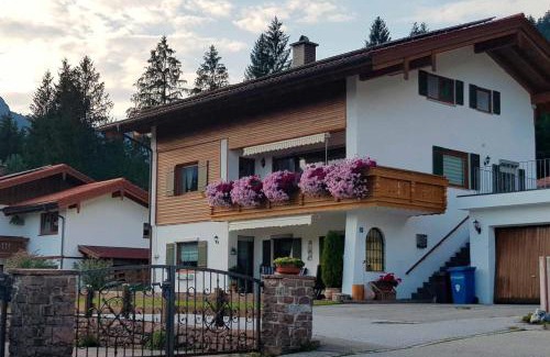 Bischofswiesen Apartment | Ferienwohnung Schnitzlbaumer