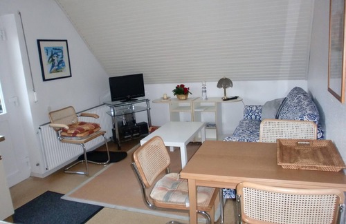Lemkenhafen Apartment | Ferienwohnung "Schwalbennest"