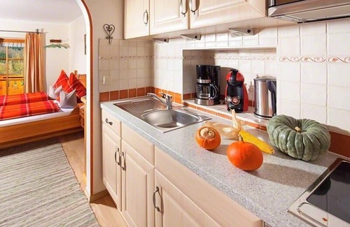 Bischofswiesen Apartment | Ferienwohnung Untersberg für 1-2 Personen, ca. 25 m², Wohnschlafraum, Kochnische, Balkon