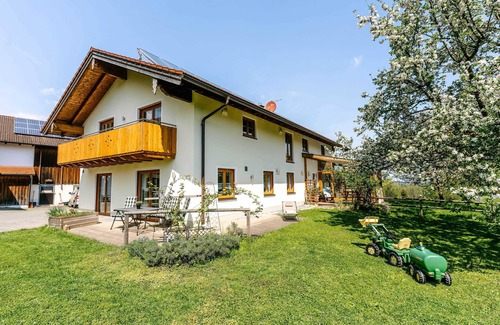 Ainring Apartment | Ferienwohnung Watzmann