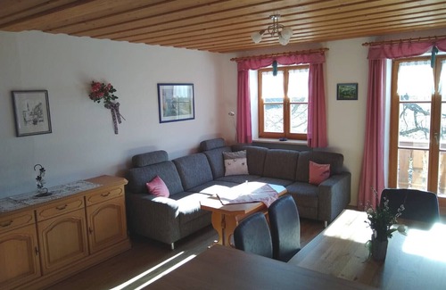 Anger Apartment | Ferienwohnung Zuhaus, 76m², 2 Schlafzimmer, Balkon, TV, 4 Sterne, 4 Pers