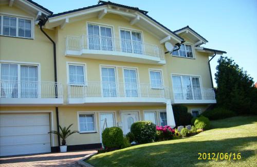 Neuschoenau Apartment | Ferienwohnungen Haus Panorama