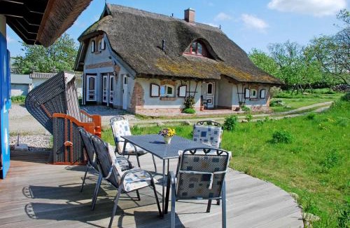 Sellin House | Ferienwohnungen unterm Reetdach