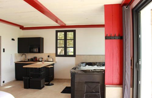 La Tour-d'Aigues House | Ferme de restantier, love room