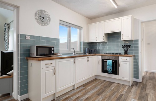 Begelly House | Fern Cottage - Dog Friendly Cottage with Hot Tub