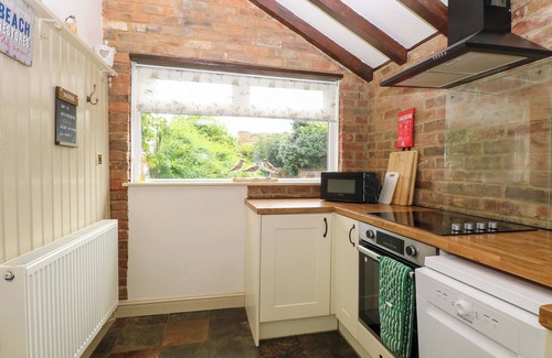 Heacham Cottage | FERN COTTAGE, pet friendly, character holiday cottage in Heacham