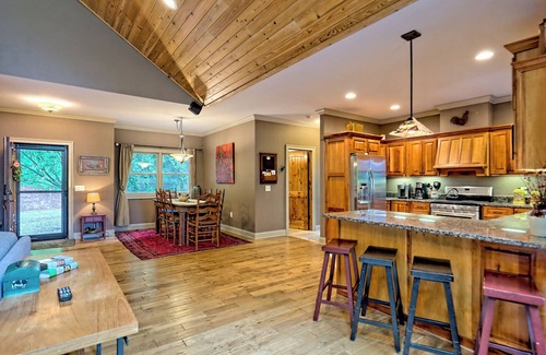 Hiawassee House | Fern & Fog Retreat - by Chatuge Home Concierge Peaceful Forest Retreat , fire pit, hot tub