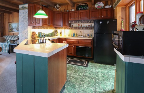 Sugar Grove Cabin | Fern Hill Overlook, Fantastic Views, Private setting