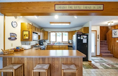 Old Timberline House | Fern Hollow - 557 Fern LanennFern Hollow - Hot Tub, Wood Fireplace, Dog Friendly