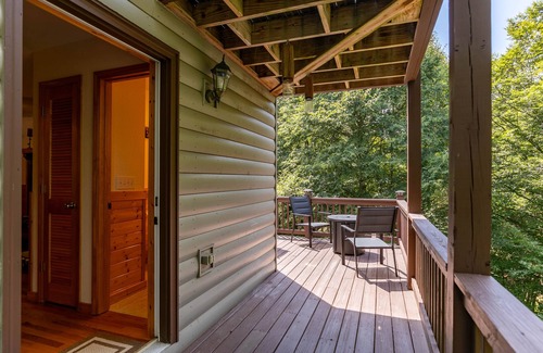 Piney Creek House | Fern Hollow - river access, privacy, pet friendly