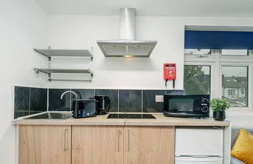 Sudbury Apartment | Fernbank Rooms Sudbury Hill, Harrow Self-Contained Studios with En-Suite - Apt04