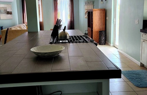 Marsh Harbour Apartment | Fernhills Hideaway - Marsh Harbour
