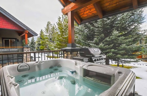 East Kootenay House | Fernie - Pinnacle Ridge Chalet 45-106