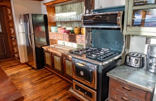 East Kootenay House | Fernie - Snow Creek Cabin #501