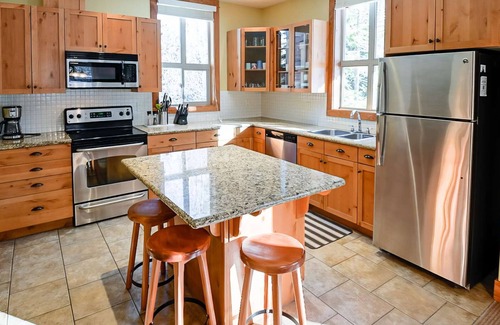 East Kootenay Condo | Fernie - Timberline Lodges Juniper #611