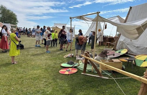 Fernley House | Fernley House/4BR/6 Beds, Pets Welcome!