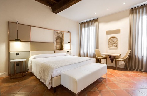 Ferrara House | Ferrara Rooms