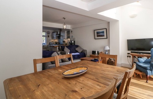 Appledore Cottage | FERRIWAIS, pet friendly, with a garden in Appledore
