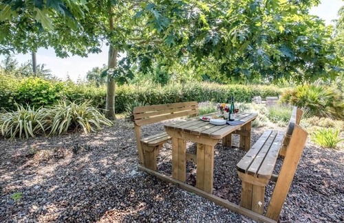 Woodbridge House | Ferry Corner Cottage, Sudbourne