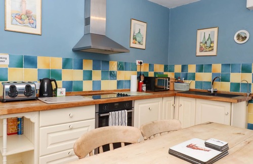 Woodbridge Cottage | FERRY COTTAGE, pet friendly, character holiday cottage in Orford