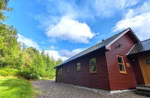 Roybridge House | Fersit Log Cottage