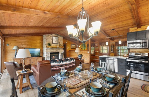 Gatlinburg - Pigeon Forge Cabin | Festive Family Cabin! 2BR, 2 Living Rooms, & Scenic Smoky Views