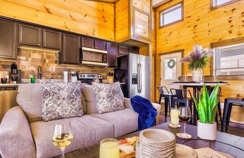 Sevierville Cabin | Festive Getaway! Fall Foliage Hot Tub + 2 Suites, Dog Ok & Close to everything!
