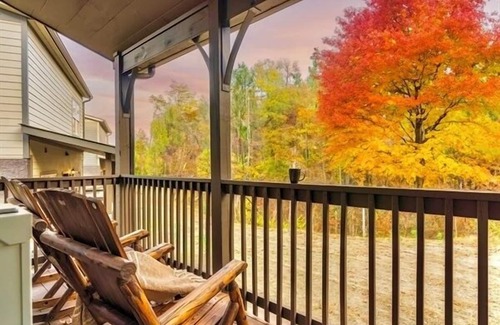 Sevierville Cabin | Festive Getaway! Fall Foliage Hot Tub + 2 Suites, Dog Ok & Close to everything!