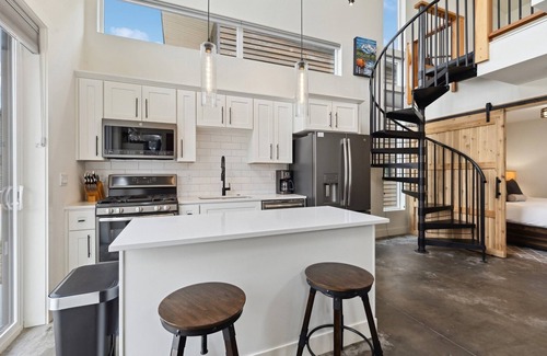Whitefish Condo | Festive Stays Available! Pet Friendly Quarry Unit! Community Amenities!