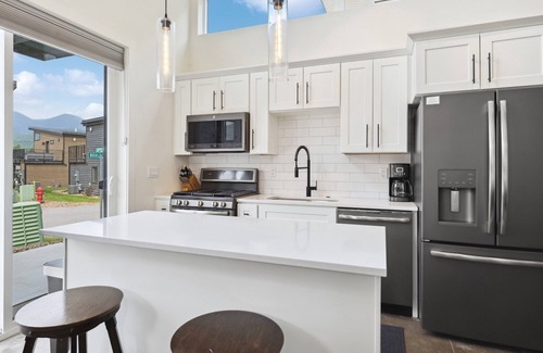 Whitefish Condo | Festive Stays Available! Pet Friendly Quarry Unit! Community Amenities!