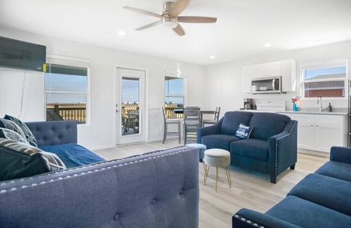 Gilchrist House | Fetching, cozy home, Sleeps 4! Pet&kid friendly!