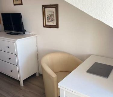 Bad Griesbach-Therme Apartment | FeWo 58 - Appartement im Rottalblick - Helle Kuschelecke genießen mit Bademantelgang zur Therme, TV, inkl Stellplatz im Haus u Kurtaxe