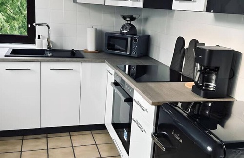 Bad Bentheim Apartment | FeWo Burgblick - Sun terrace & castle view