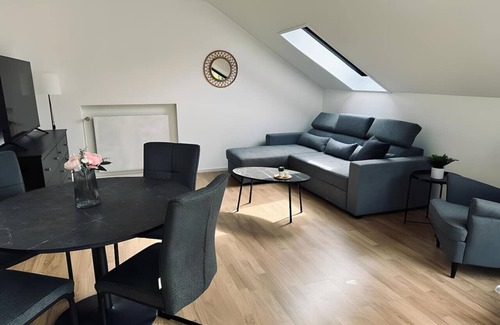 Bad Bentheim Apartment | FeWo Burgblick - Sun terrace & castle view