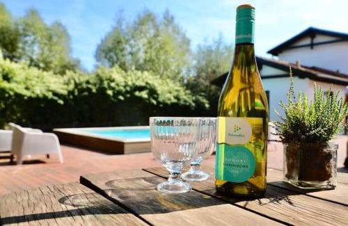 Dargun Apartment | FeWo Fehmarn Mecklenburg Pool Alte Schule Barlin