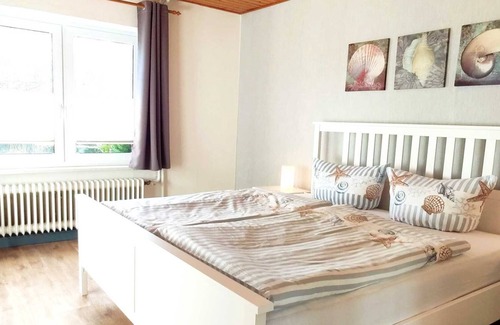 Dornum Apartment | FeWo Landhaus Ground Floor - Guesthouse Zur alten Post