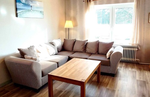 Dornum Apartment | FeWo Landhaus Ground Floor - Guesthouse Zur alten Post