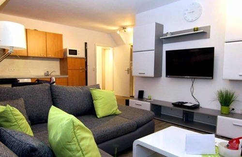 Nordseebad Burhave Apartment | Fewo Möwe, Dusche, WC, 1 Schlafraum - Ferienwohnungen "allee Café"
