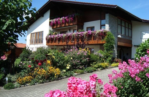 Tittling Apartment | FeWo mit Balkon | 56qm große, gemütliche Nichtraucher-FeWo im 1.OG