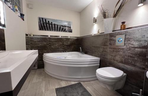 Heinersdorf Apartment | Fewo mit Garten, Kamin u. Whirlpool